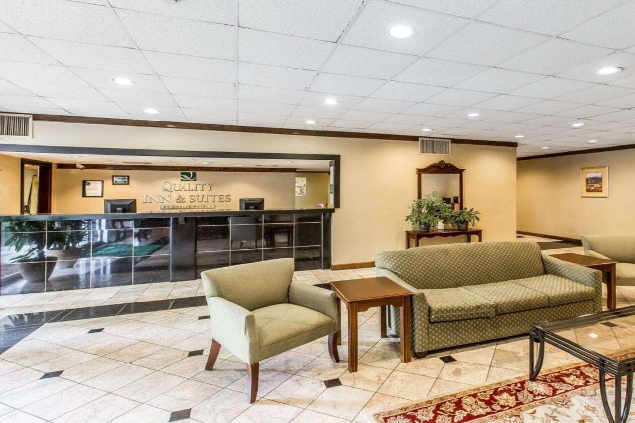 Quality Inn & Suites Conference Center Statesboro Historic District Esterno foto