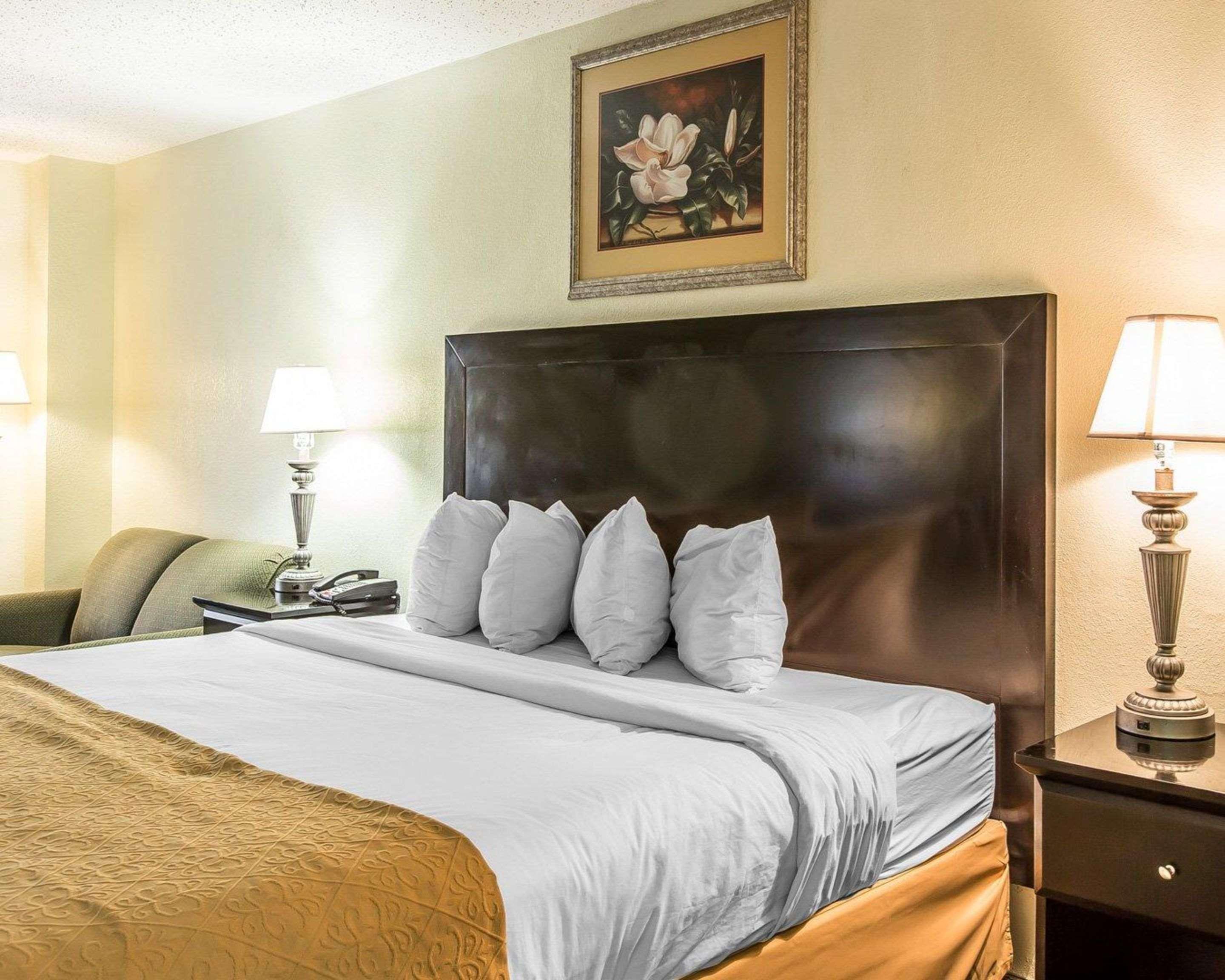 Quality Inn & Suites Conference Center Statesboro Historic District Esterno foto