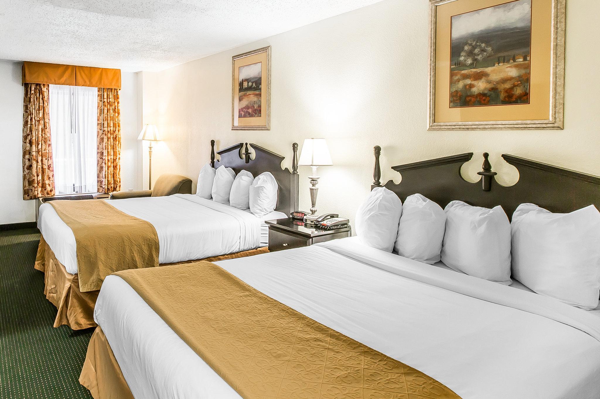 Quality Inn & Suites Conference Center Statesboro Historic District Esterno foto