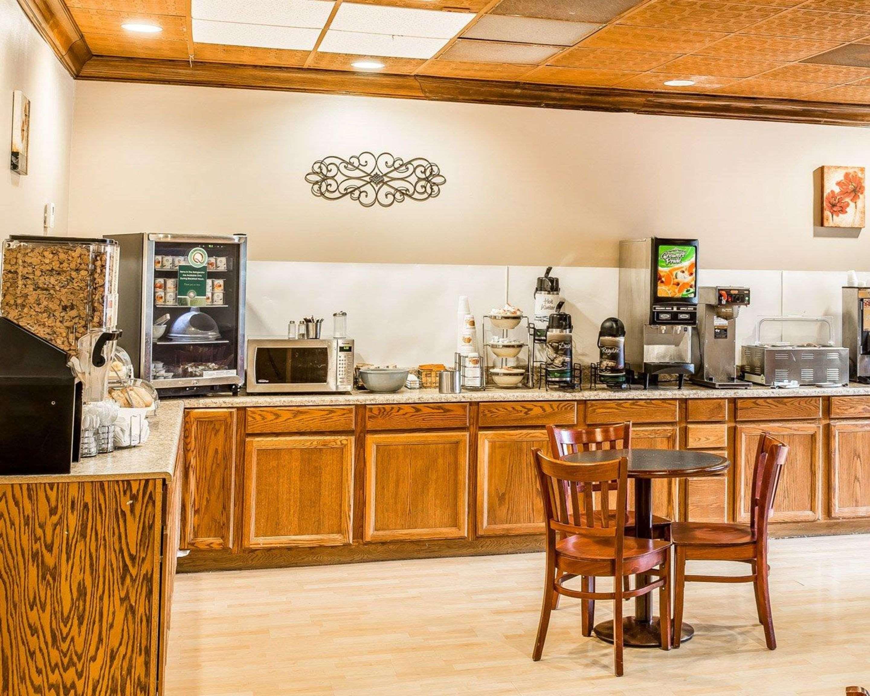 Quality Inn & Suites Conference Center Statesboro Historic District Esterno foto