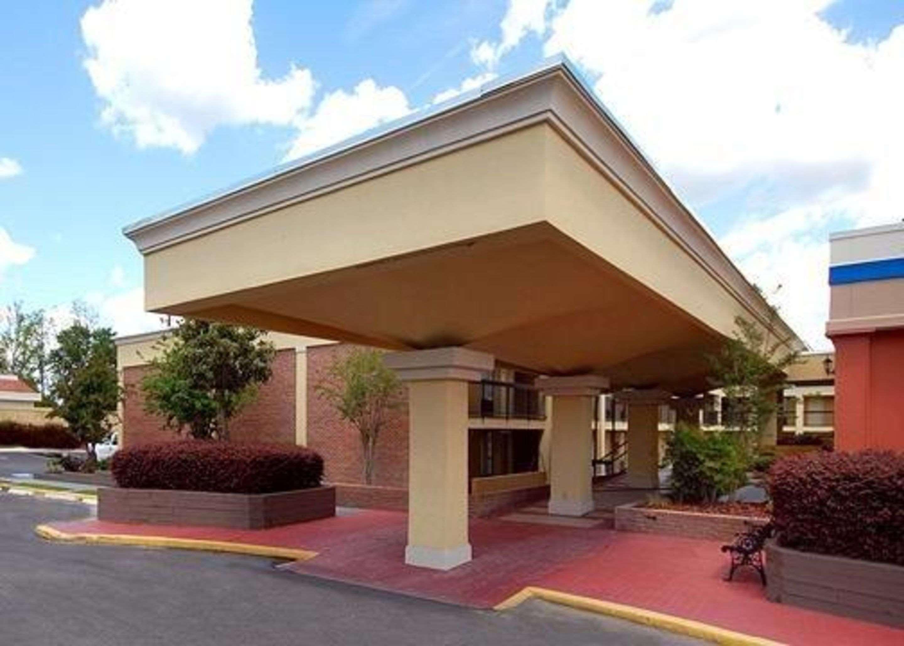 Quality Inn & Suites Conference Center Statesboro Historic District Esterno foto