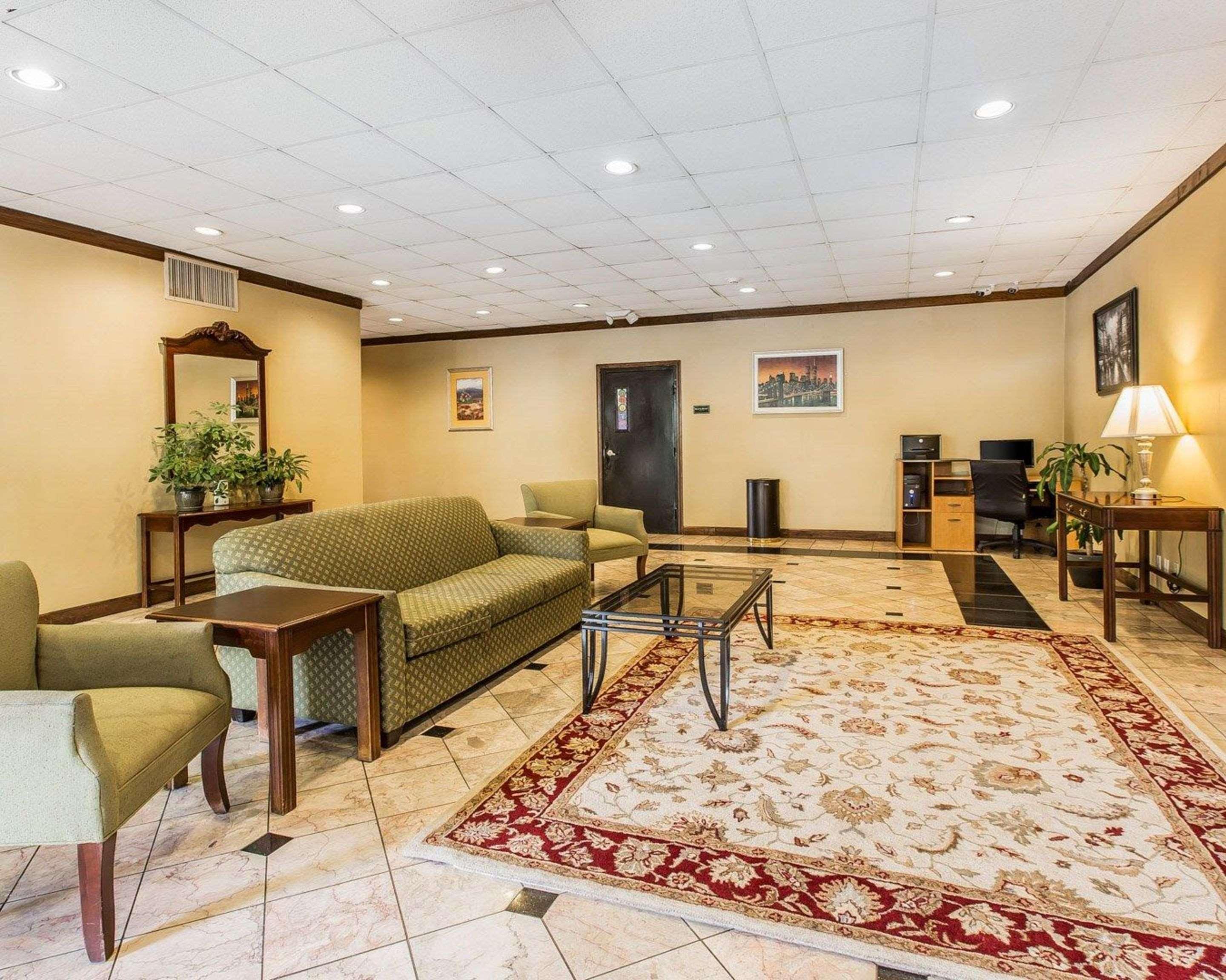Quality Inn & Suites Conference Center Statesboro Historic District Esterno foto
